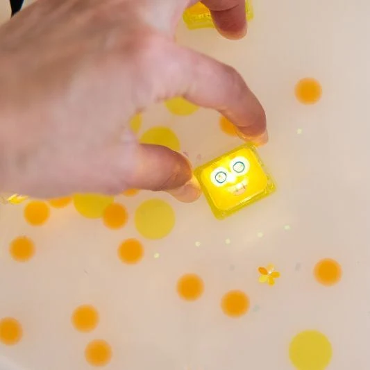 Glo Pals Light Up Cubes - Image 6
