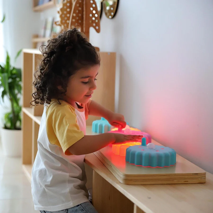 Light Up Twist and Turn Cog Board - Image 2