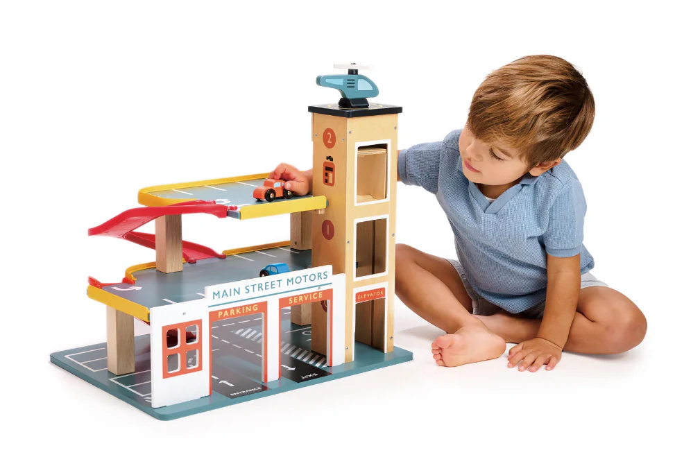 Multi-Level Garage with Lift - Image 3