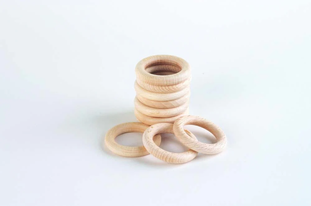 Natural Wooden Rings Set of 10 5cm dia - Image 3