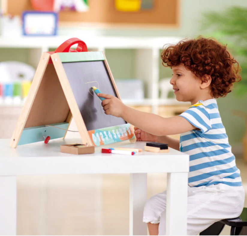 Store & Go Easel by Hape - Image 5