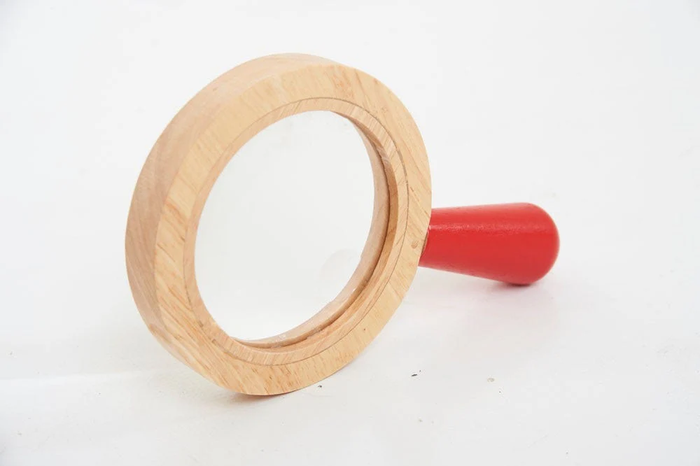 Wooden Surround Hand Lens - Image 4