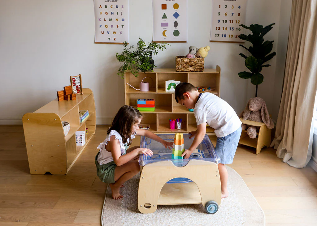 Woodlyn Square Sand & Water Table - Image 9